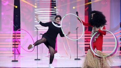 Rosa López nos hipnotiza con su talento con los aros ‘africanos’