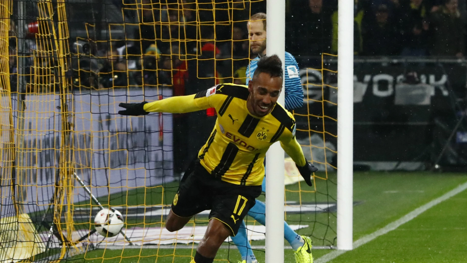 Aubameyang celebra un gol contra el RB Leipzig Aubameyang celebra un gol contra el RB Leipzig