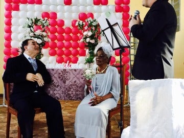 La pareja durante la ceremonia