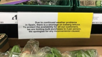El cartel que han colgado muchos supermercados británicos