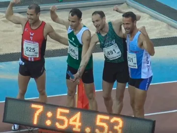 Los cuatro atletas que han batido el récord de 4x800m en categoría máster Los cuatro atletas que han batido el récord de 4x800m en categoría máster
