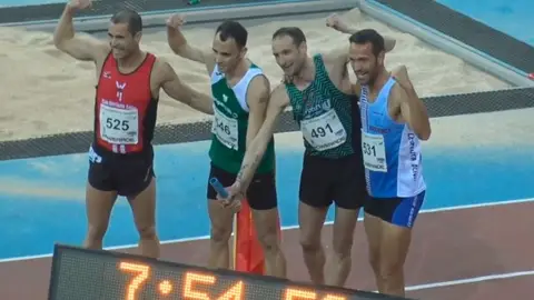 Los cuatro atletas que han batido el récord de 4x800m en categoría máster Los cuatro atletas que han batido el récord de 4x800m en categoría máster