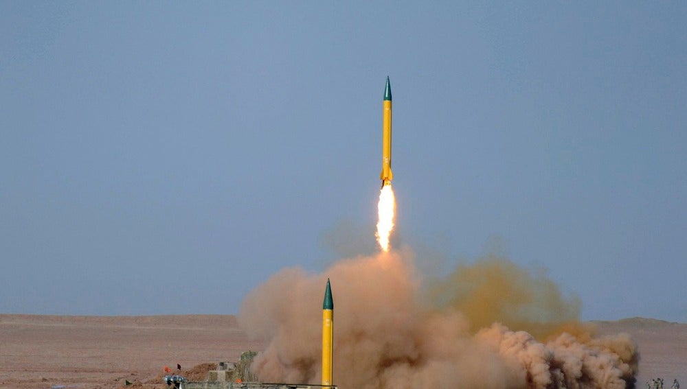 Irán desafía a EEUU con nuevas maniobras militares y sanciones recíprocas