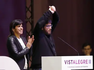La coordinadora general de Podemos en Andalucía, Teresa Rodríguez (i), y el eurodiputado de Podemos Miguel Urbán de Anticapitalistas La coordinadora general de Podemos en Andalucía, Teresa Rodríguez (i), y el eurodiputado de Podemos Miguel Urbán de Anticapitalistas