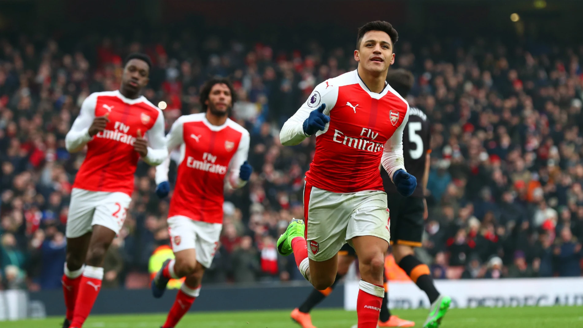 Alexis celebra un gol con el Arsenal Alexis celebra un gol con el Arsenal
