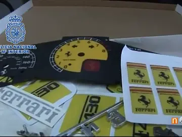 Frame 70.805 de: Detienen a tres personas en Girona por realizar réplicas de Ferrari y Lamborghini Frame 70.805 de: Detienen a tres personas en Girona por realizar réplicas de Ferrari y Lamborghini