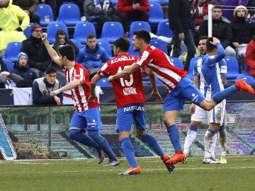 Roberto Canella celebra el primer gol del Sporting contra el Leganés
