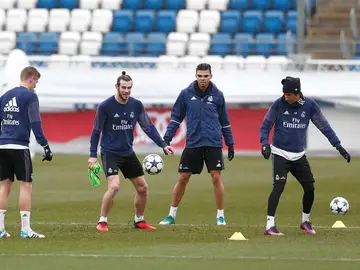 Bale, junto a Pepe en un entrenamiento Bale, junto a Pepe en un entrenamiento