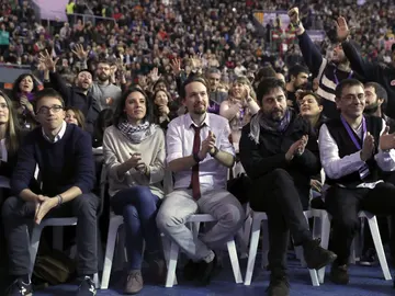 Iglesias, Montero y Errejón tras conocer la victoria de Iglesias Iglesias, Montero y Errejón tras conocer la victoria de Iglesias