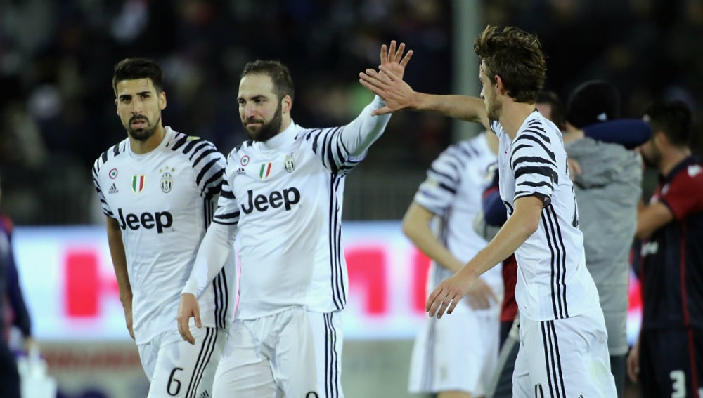 La Juventus celebra un gol de Higuaín