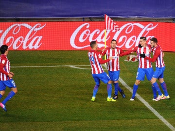 Los jugadores del Atlético de Madrid celebran el gol de Torres contra el Celta de Vigo