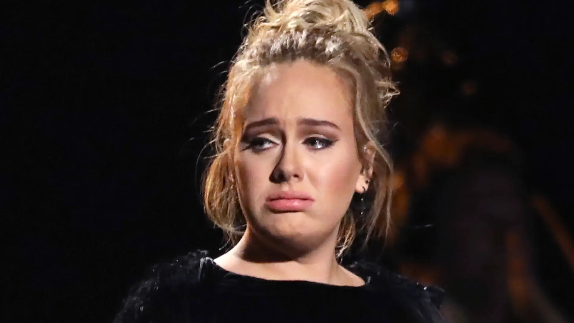 Adele para su actuación durante los Premios Grammy 2017