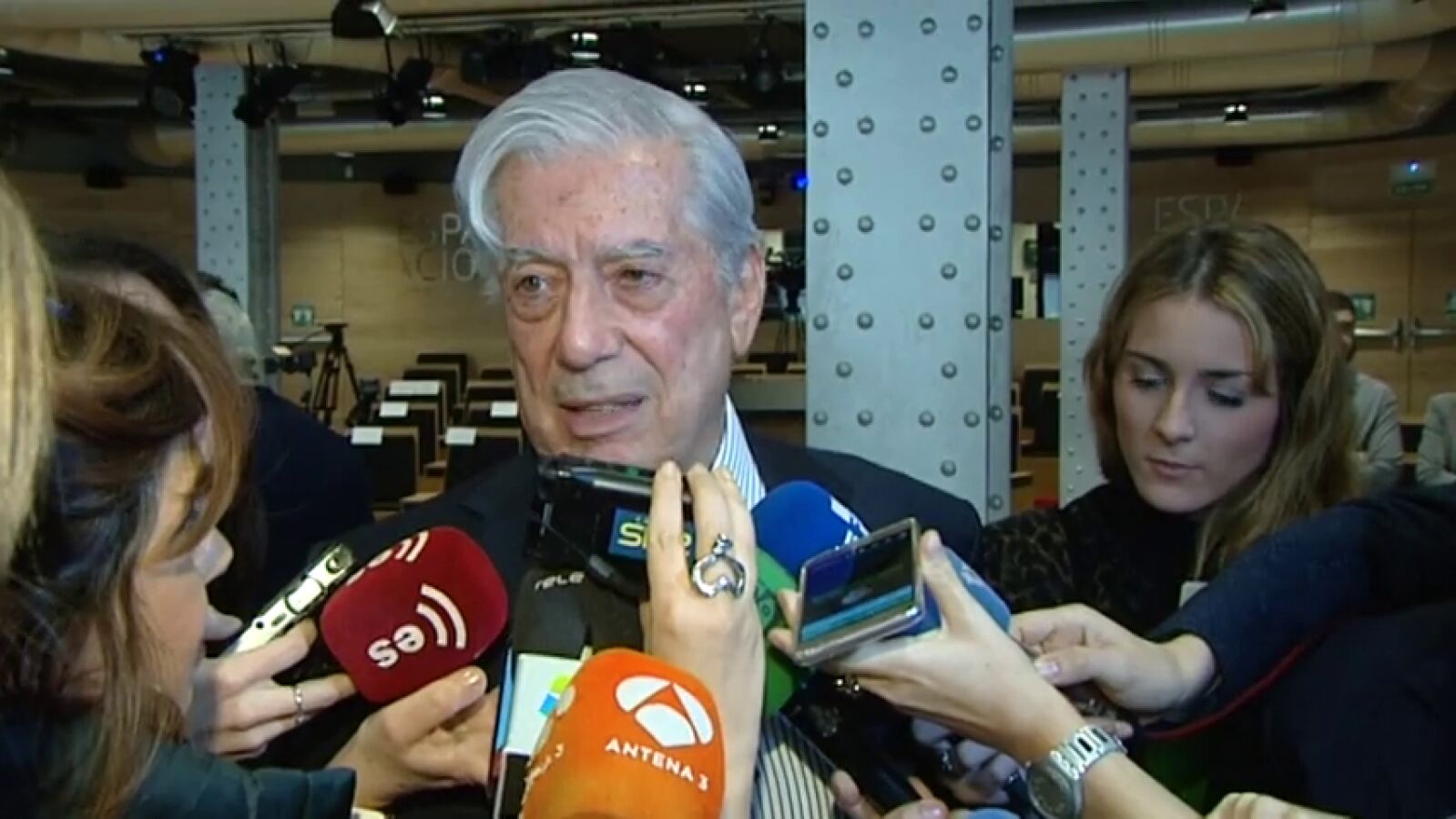 El Rey anima a defender el idioma español como fuente de riqueza de primer orden