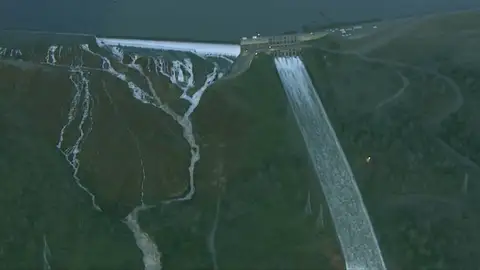 Frame 2.936146 de: Casi 200.000 evacuados en California por daños en la presa Oroville Frame 2.936146 de: Casi 200.000 evacuados en California por daños en la presa Oroville