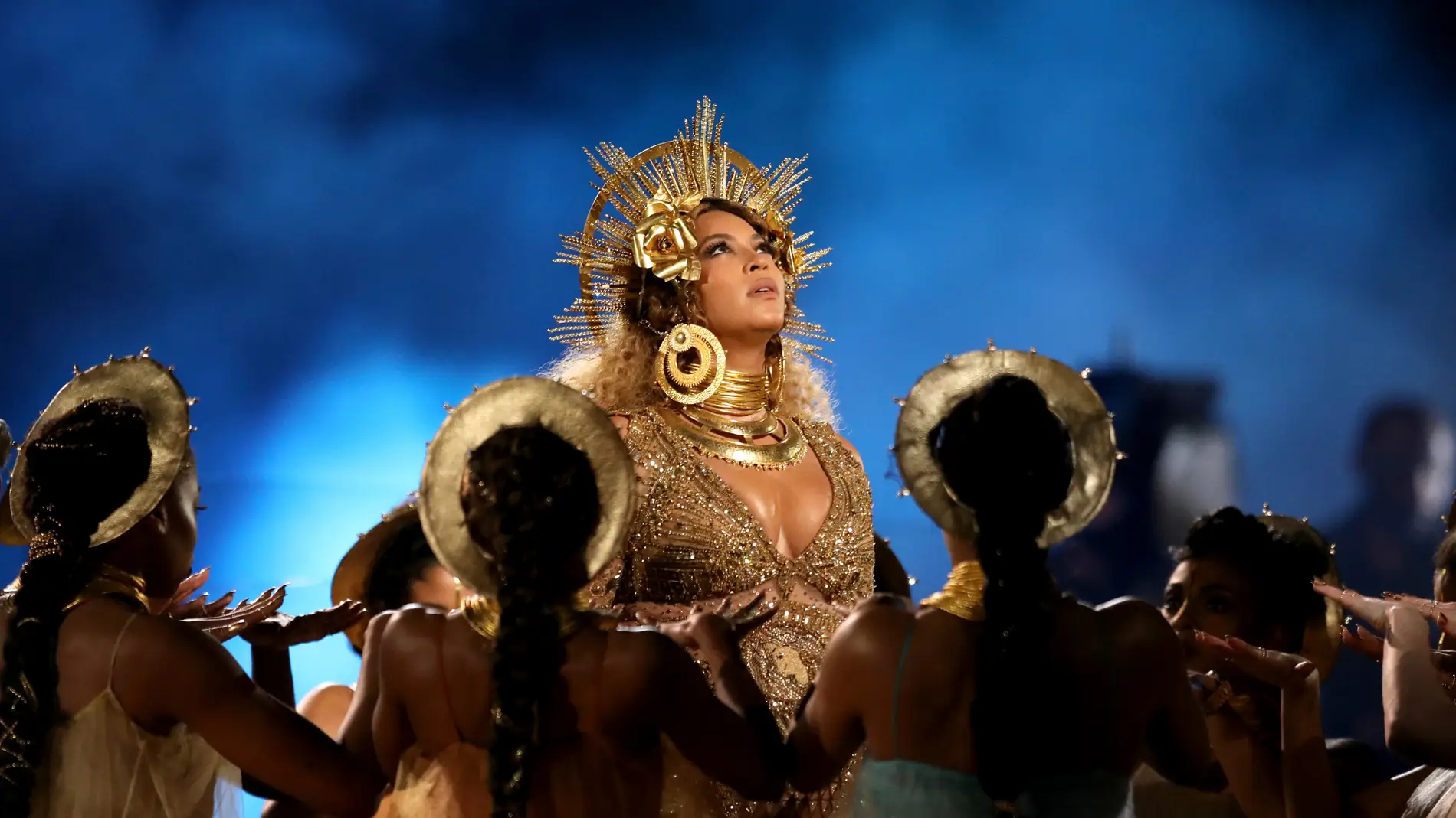 Actuación embarazada de Beyoncé en los Premios Grammy 2017