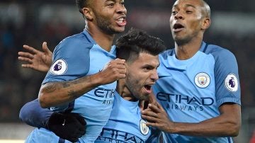 Los jugadores del City celebrando uno de los goles