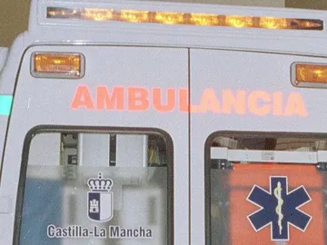 Imagen de archivo de una ambulancia de Castilla-La Mancha Imagen de archivo de una ambulancia de Castilla-La Mancha