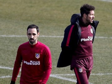 Juanfran, en un entrenamiento del Atlético de Madrid