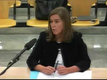 Frame 40.16223 de: La exministra Ana Mato y un representante del PP comparecen hoy en el juicio por la primera época de Gürtel Frame 40.16223 de: La exministra Ana Mato y un representante del PP comparecen hoy en el juicio por la primera época de Gürtel