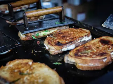 Cheese Bar Cheese Bar