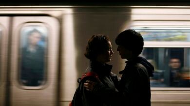 El periódico New York Times recopila las mejores historias de amor en el metro