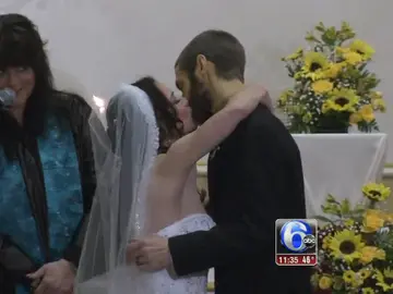 Una pareja se da el 'sí' quiero Una pareja se da el 'sí' quiero