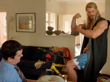 Thor discute con su compañero de piso en este nuevo corto