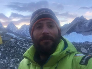 Alex Txikon durante su ascenso al Everest