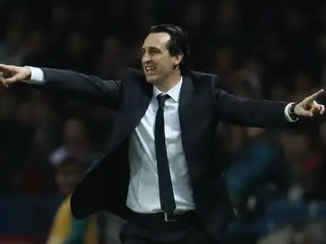 Emery dando órdenes durante el partido Emery dando órdenes durante el partido