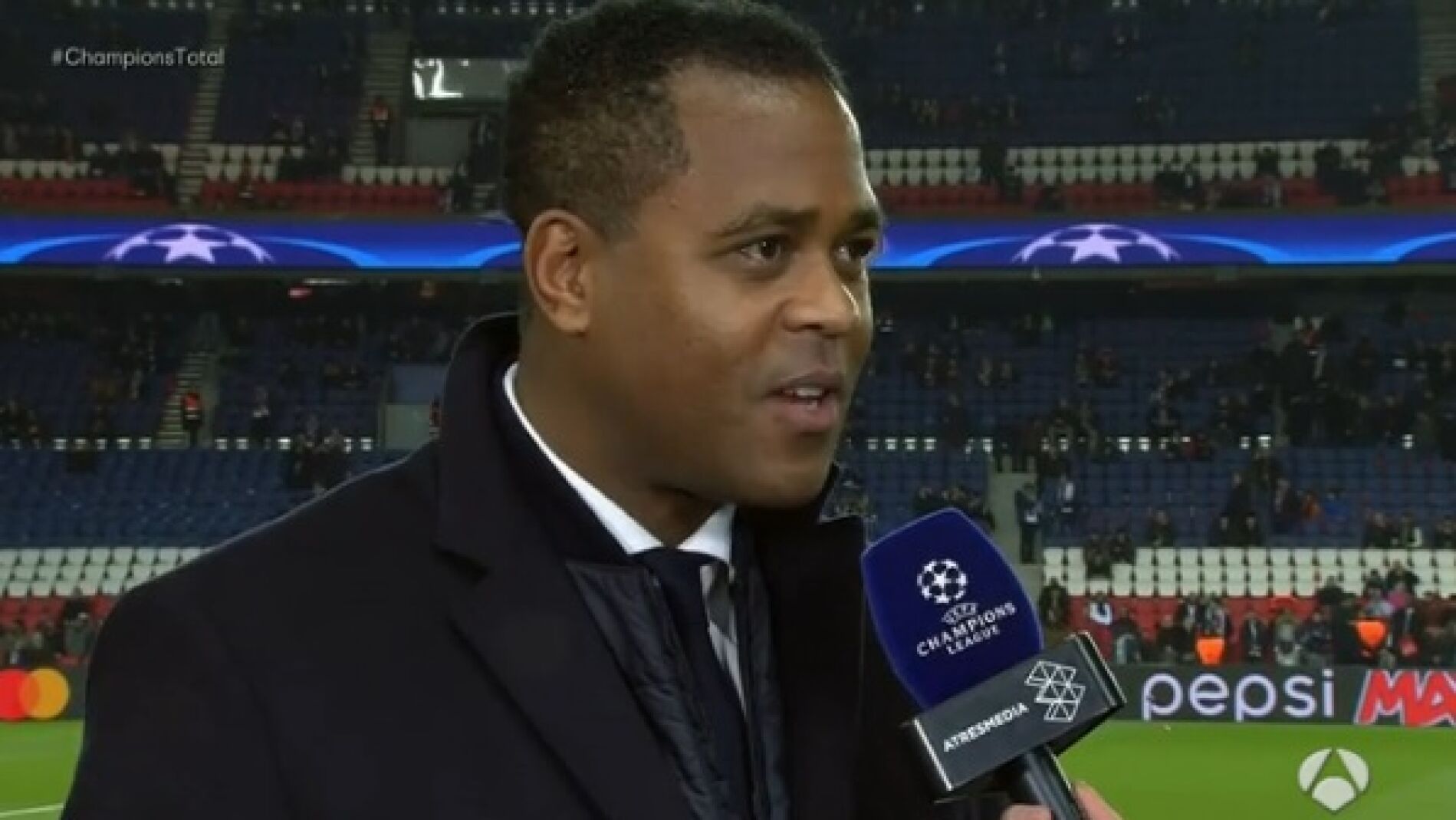 Patrick Kluivert, director de f&uacute;tbol del PSG