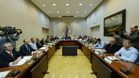 El ministro de Fomento durante la reunión con los representantes sindicales del sector de la estiba y la patronal Anesco El ministro de Fomento durante la reunión con los representantes sindicales del sector de la estiba y la patronal Anesco