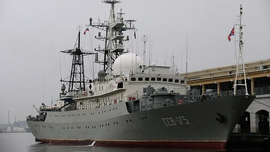 Imagen de archivo dell barco ruso Viktor Leonov CCB-175 El barco ruso Viktor Leonov CCB-175 en el puerto de La Habana