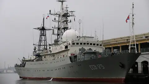 Imagen de archivo dell barco ruso Viktor Leonov CCB-175 El barco ruso Viktor Leonov CCB-175 en el puerto de La Habana