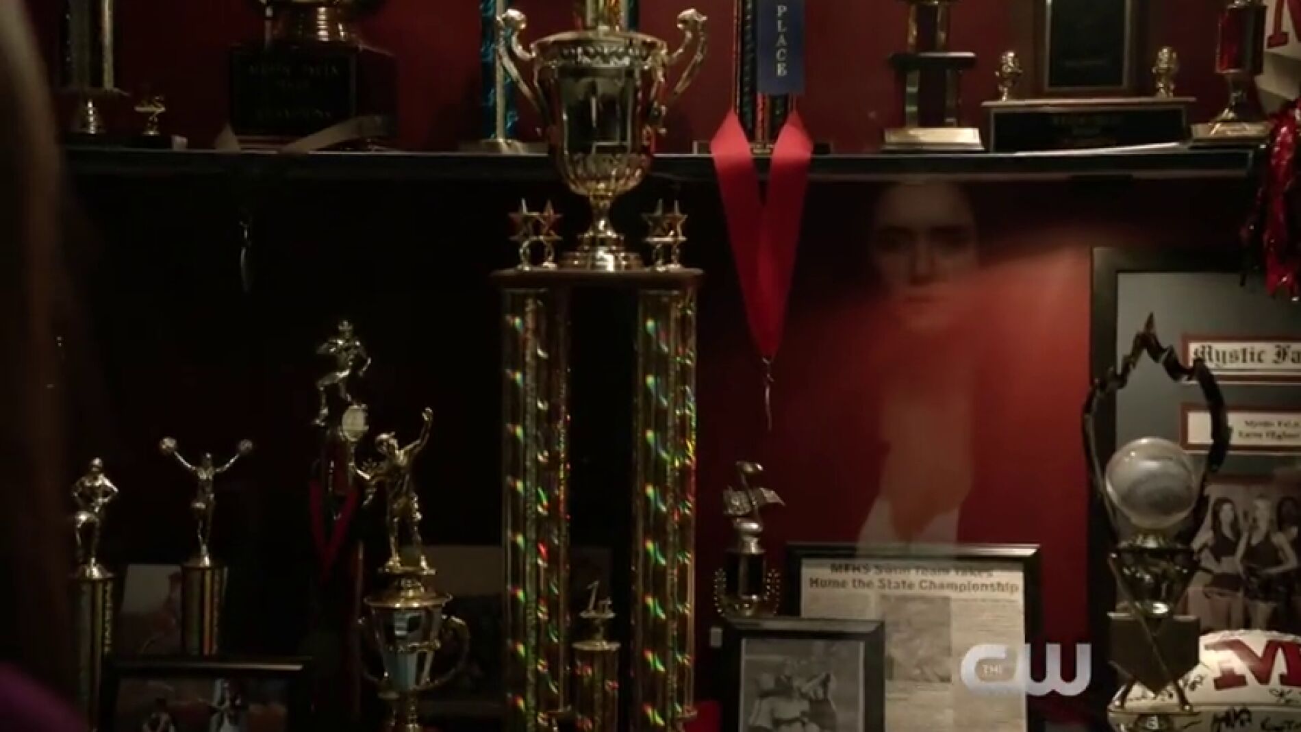 Frame 4.903646 de: Nina Dobrev protagoniza el primer teaser de la temporada final de 'Cr&oacute;nicas Vamp&iacute;ricas'