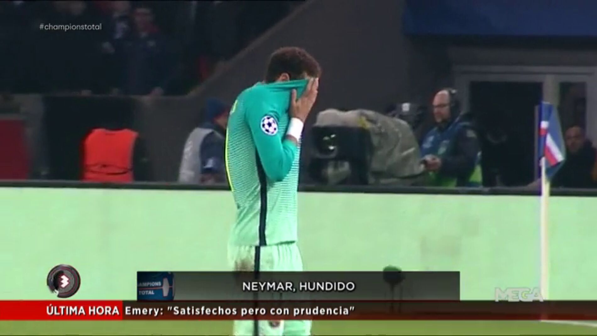 Frame 25.849444 de: Los jugadores del Bar&ccedil;a dolidos: Neymar hundido; Piqu&eacute; y Busquets evitan dar declaraciones