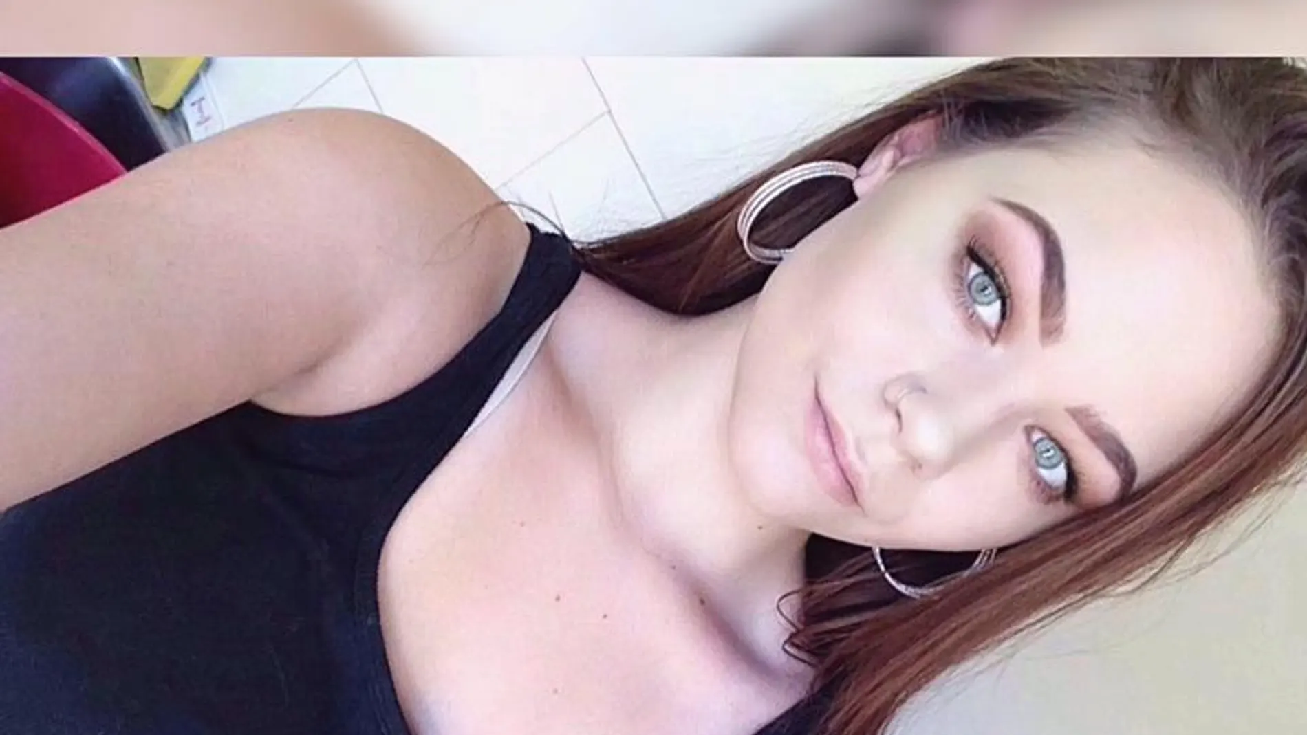 Tylah Durie posa una vez recuperada de la reacción alérgica Tylah Durie posa una vez recuperada de la reacción alérgica