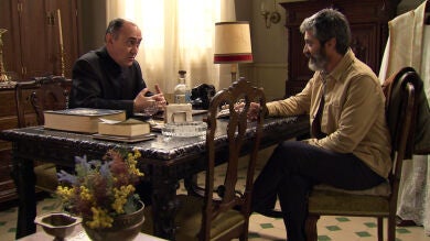 Argimiro pone freno a los sentimientos de Esteban hacia Rosalía