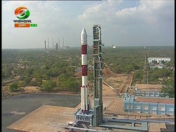 Frame 1.03763 de: Lanzamiento récord de una agencia espacial india 