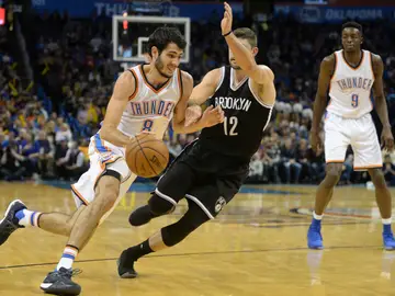 Abrines, en una acción con Oklahoma Abrines, en una acción con Oklahoma