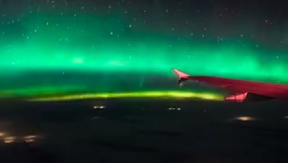 Aurora boreal desde un avión