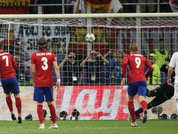 Griezmann falla el penalti de la final de Milán