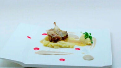 Codorniz en escabeche de curry, puré de patata cítrico y paté de sus interiores