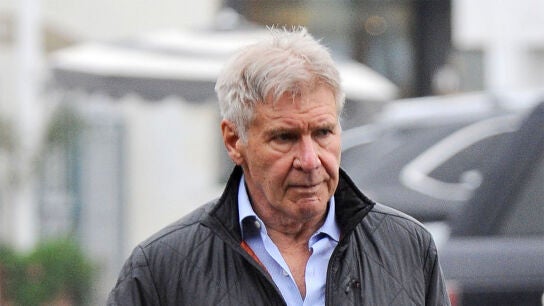 Harrison Ford paseando por Beverly Hills