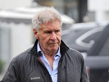 Harrison Ford paseando por Beverly Hills Harrison Ford paseando por Beverly Hills