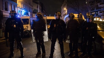 Policías de Aulnay-sous-Bois durante una protesta por una agresión