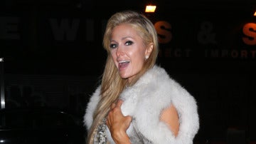 Paris Hilton se pasa con sus estilismos
