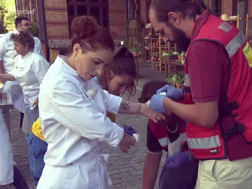 Primer accidente en las cocinas de ‘Top Chef’: Melissa se corta las dos manos Primer accidente en las cocinas de ‘Top Chef’: Melissa se corta las dos manos