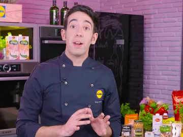 Guiso de garbanzos con sepia, su buñuelo y alioli de ajo negro Guiso de garbanzos con sepia, su buñuelo y alioli de ajo negro