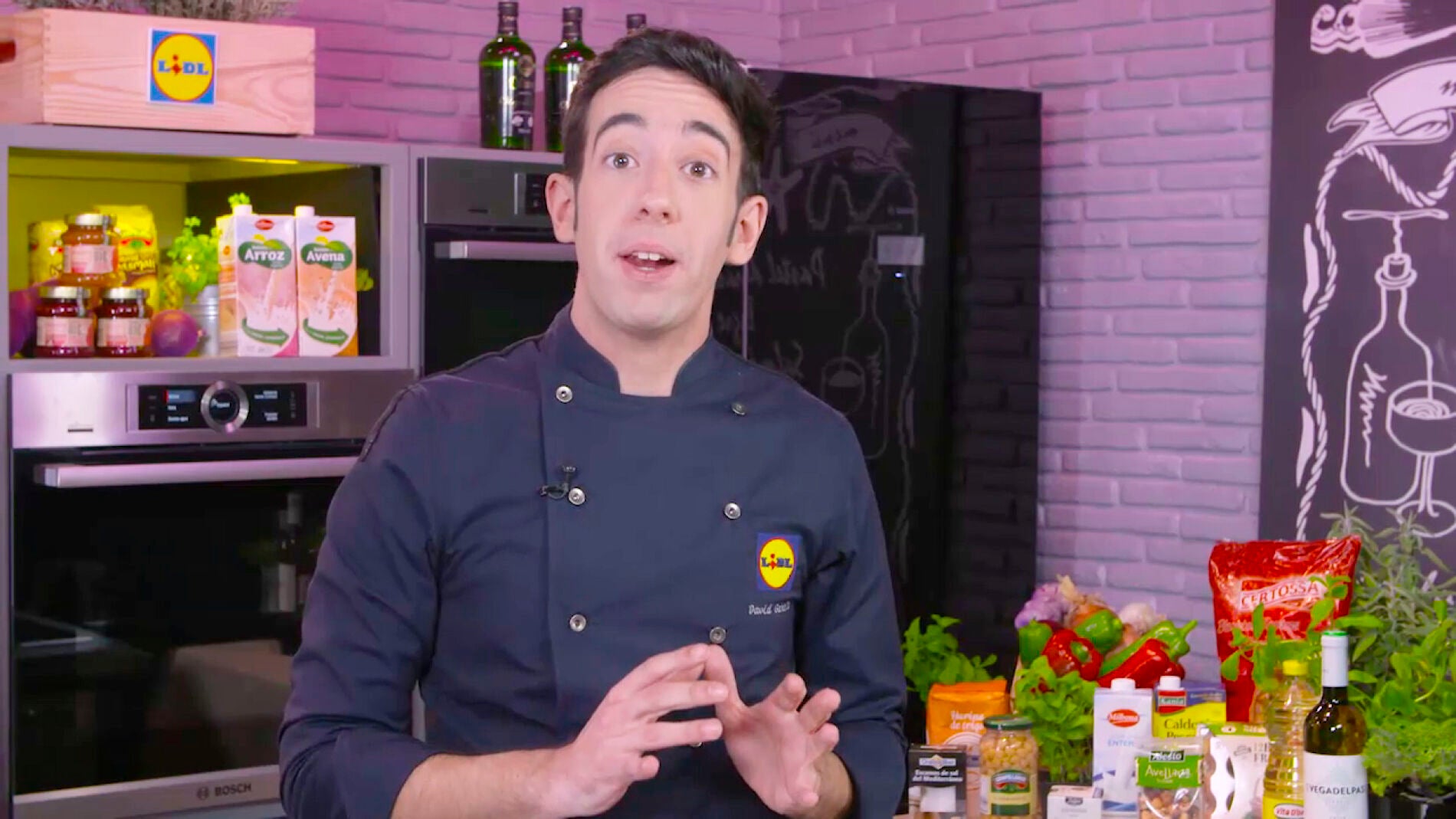 Guiso de garbanzos con sepia, su bu&ntilde;uelo y alioli de ajo negro