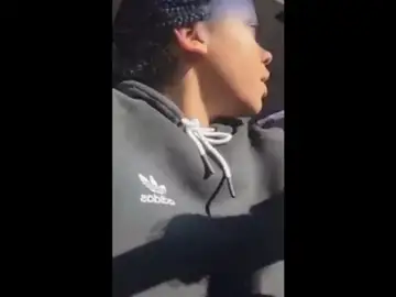 Frame 0.0 de: Una mujer graba el momento en que disparan mortalmente a su pareja y su hijo Frame 0.0 de: Una mujer graba el momento en que disparan mortalmente a su pareja y su hijo